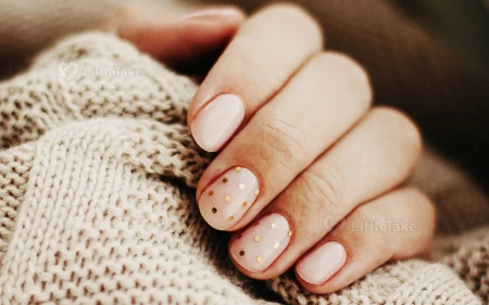 Tips and Tricks to Keep Your Fingernails Dry and Clean Image