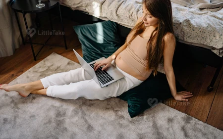 Working While Pregnant Image