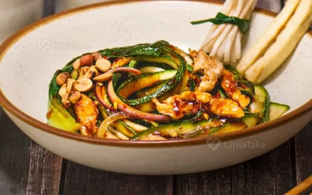 Zucchini Noodle Pad Thai Image