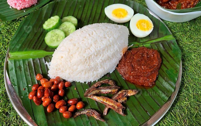 Delicious Malaysian Nasi Lemak 